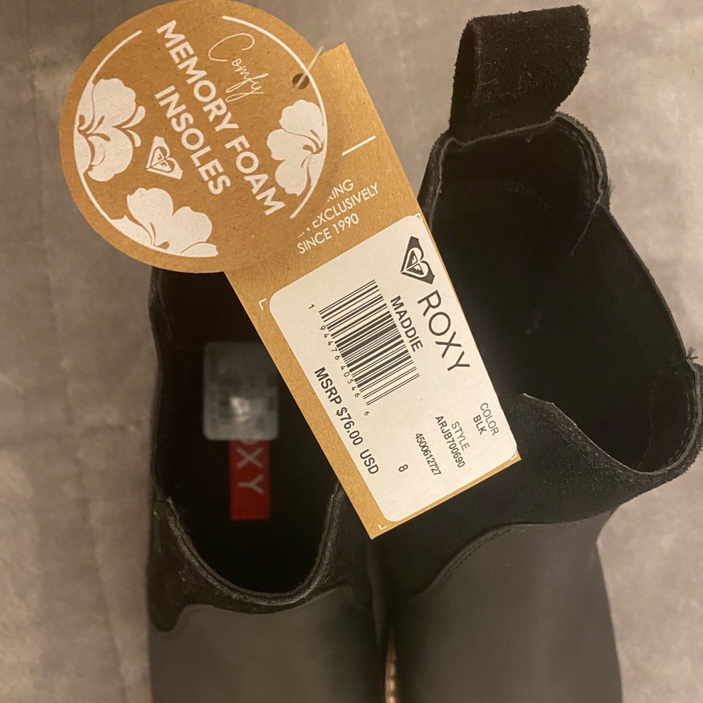 Brand new Roxy Chelsea boots. - Picture 3 of 4